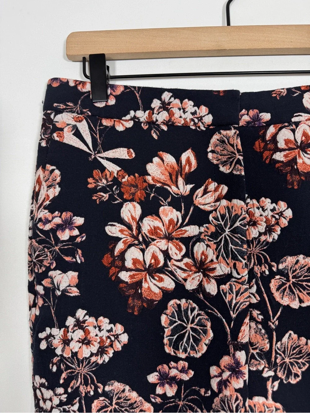 WP115 {Ann Taylor} Black Floral Tapestry Print High Rise Straight Leg Pants